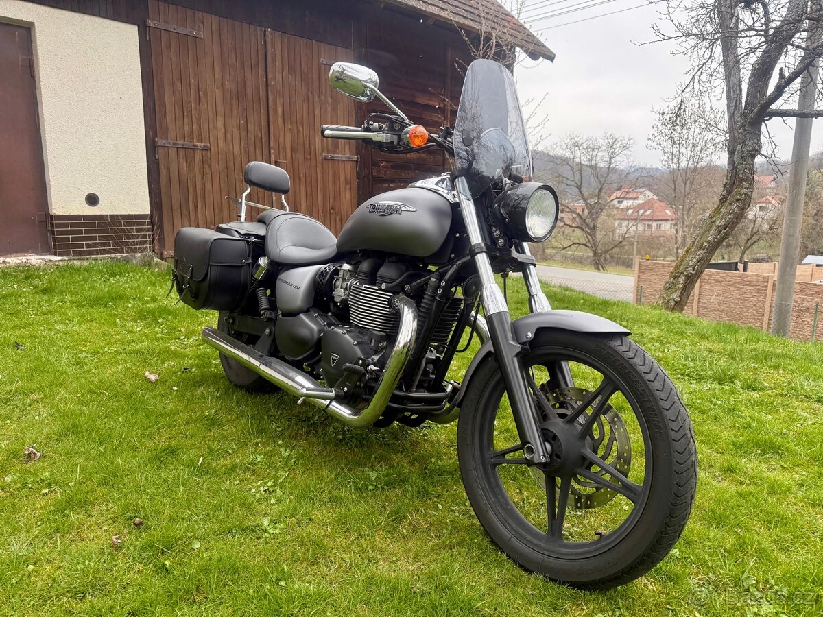 Triumph Speedmaster 900