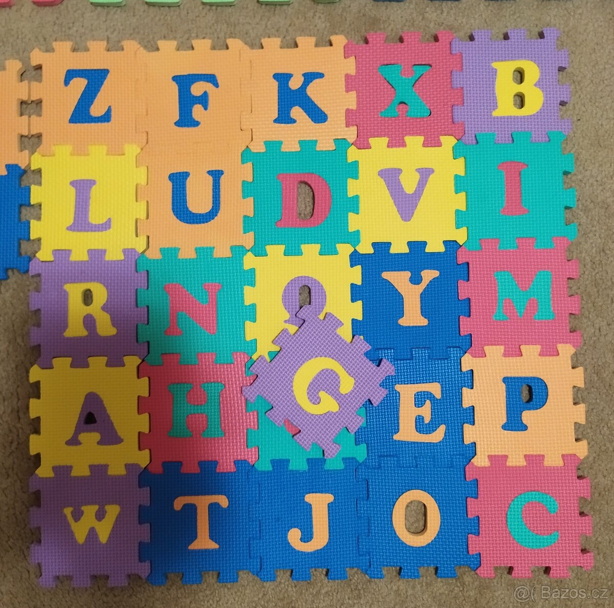 Nabízím dětské pěnové puzzle s písmenky číslicemi