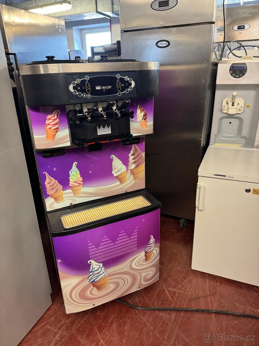Zmrzlinový stroj Taylor C712