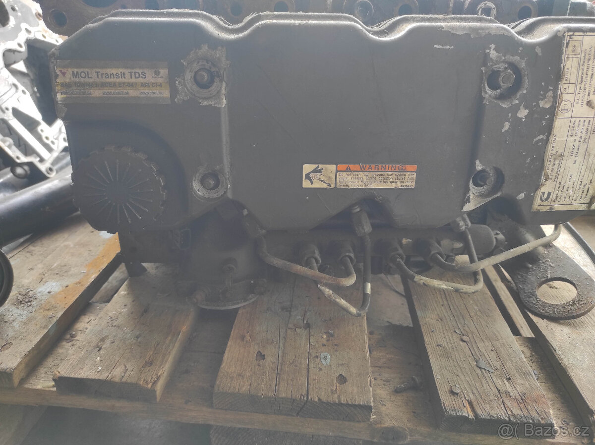 Avia d75, d90, d120 - skla dveří, motor na díly, sklo světla