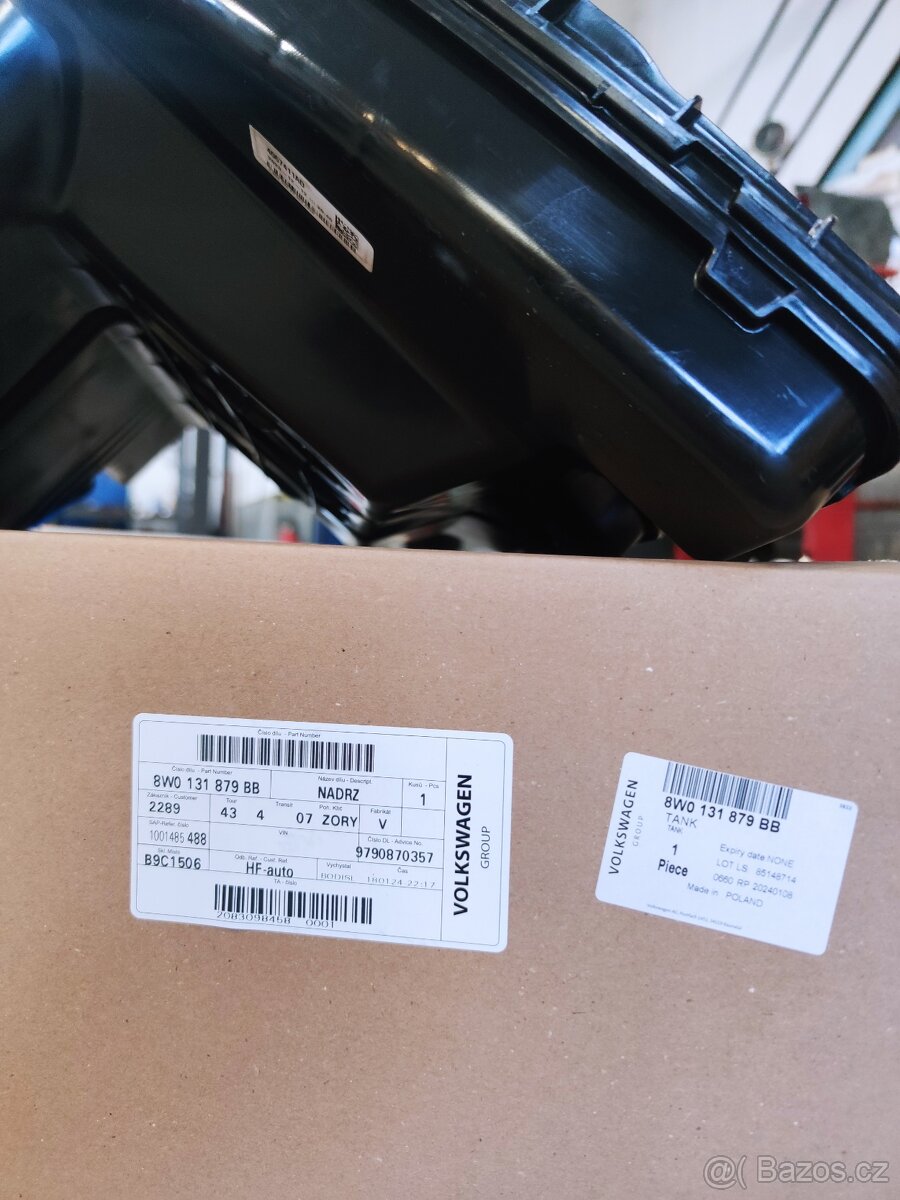 Nádrž AdBlue Audi A4. OE.: 8W0131879 BB