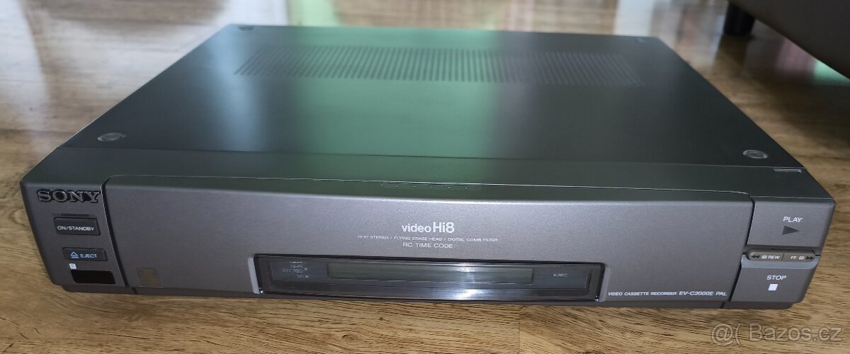 Videorekordér HI8 SONY ev-c2000e, příslušenství,čti popis