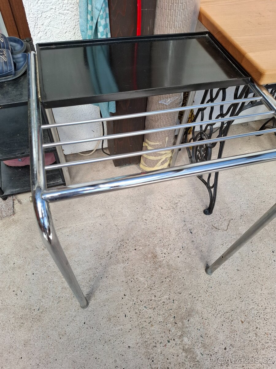 Retro stolek