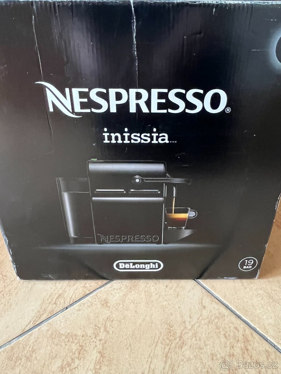 Kávovar Nespresso Inissia DeLongi