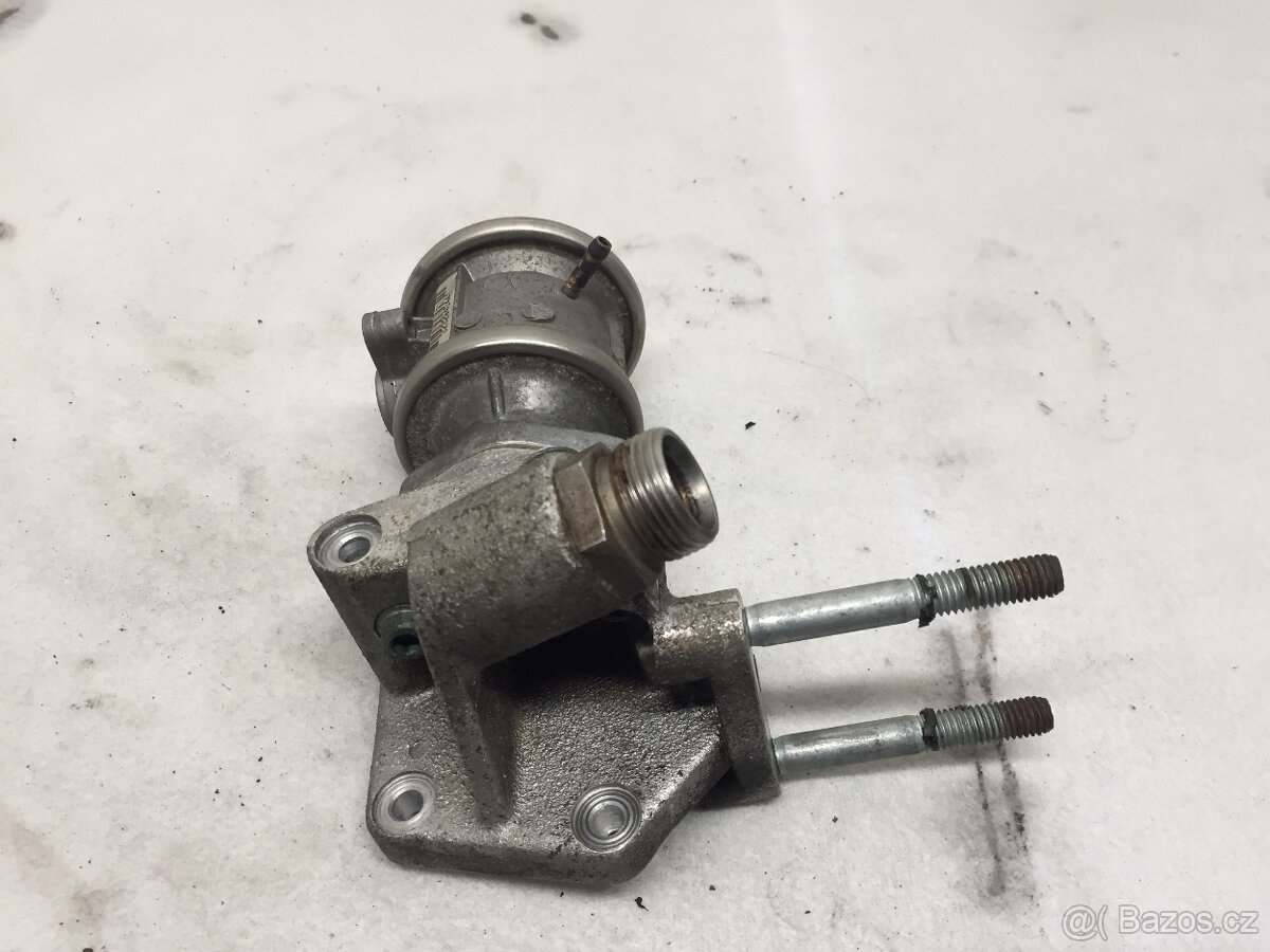 VW GOLF 4 1.6 74KW - EGR VENTIL 06A 131 229 / 06A 131 166