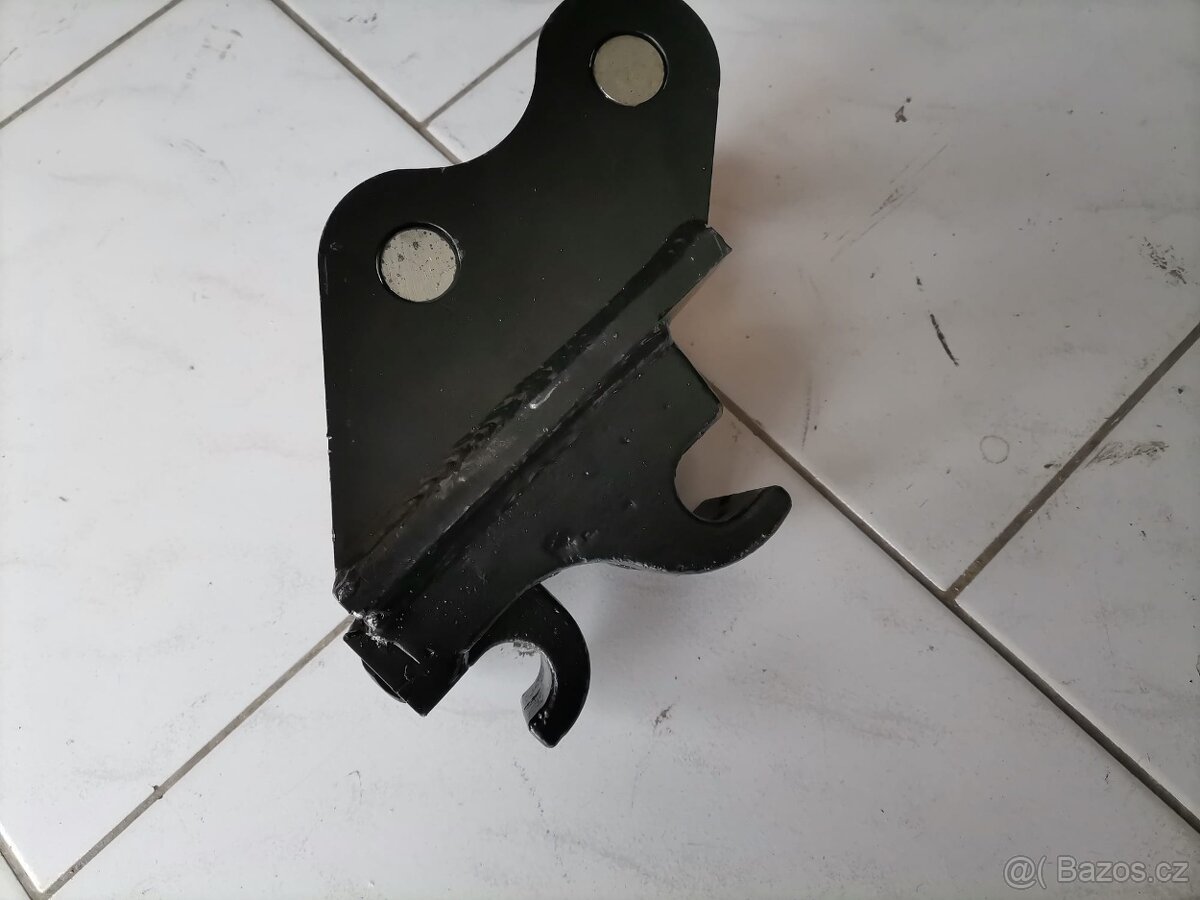 Rychloupínák pro minibagry