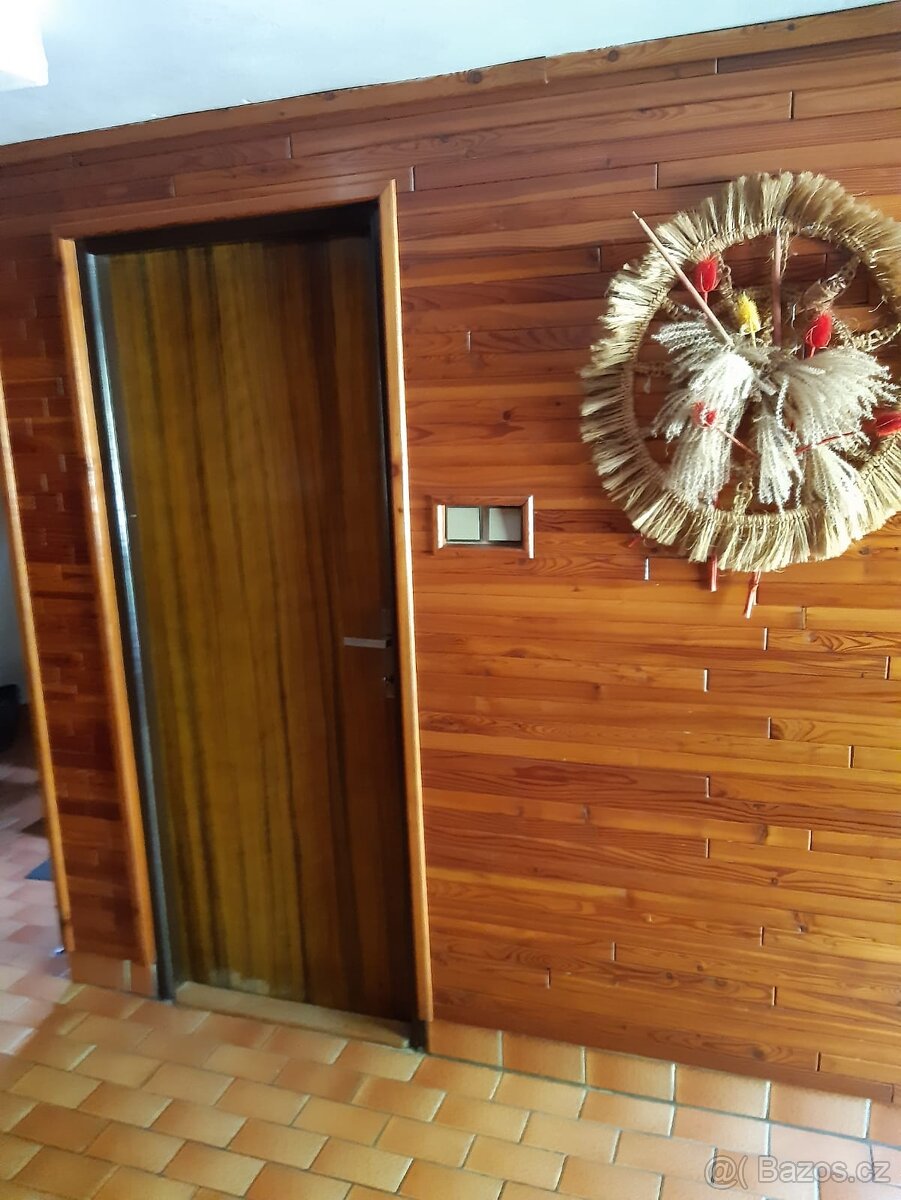 Modřínový obklad - palubky