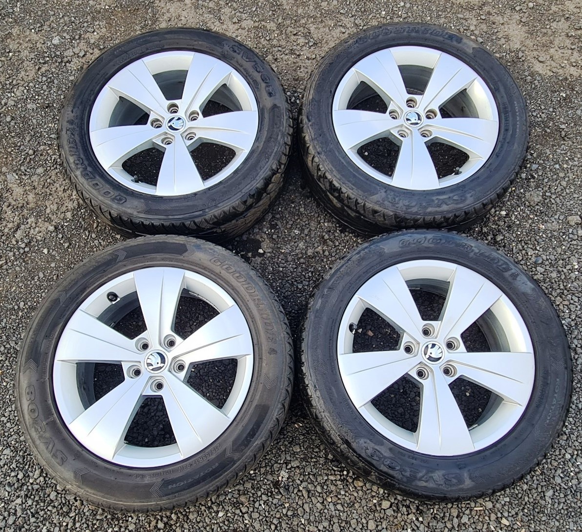 Orig. Alu Škoda Superb, Goodride 215/55R17
