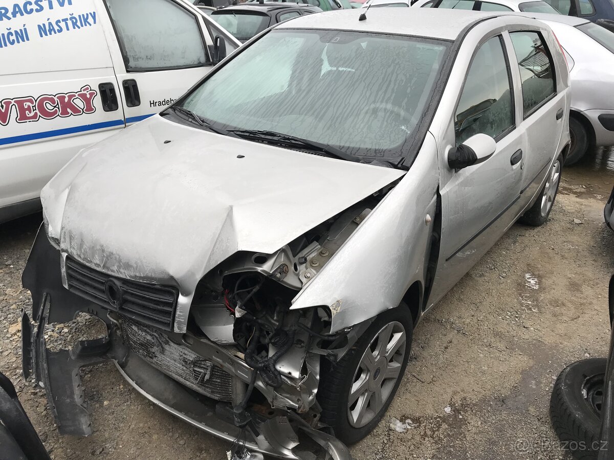 Fiat Punto AUTOMAT 2001 1,2i 44kW - dily z vozu