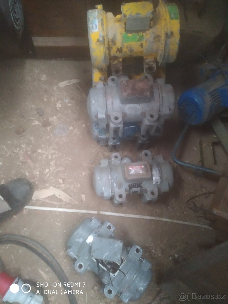 vibrační motor