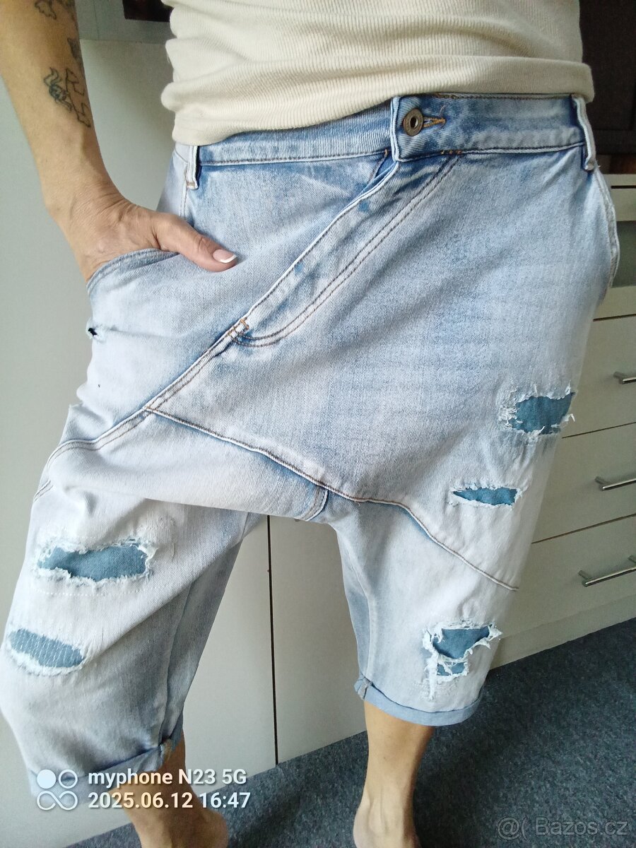 Baggy-nasrávačky-harémky šortky vel."L-XL"