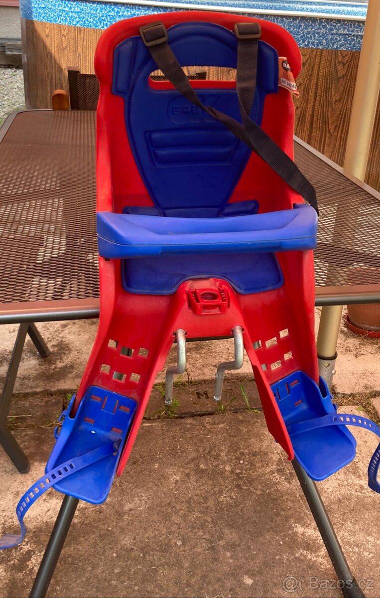 Sedačka na kolo, přední