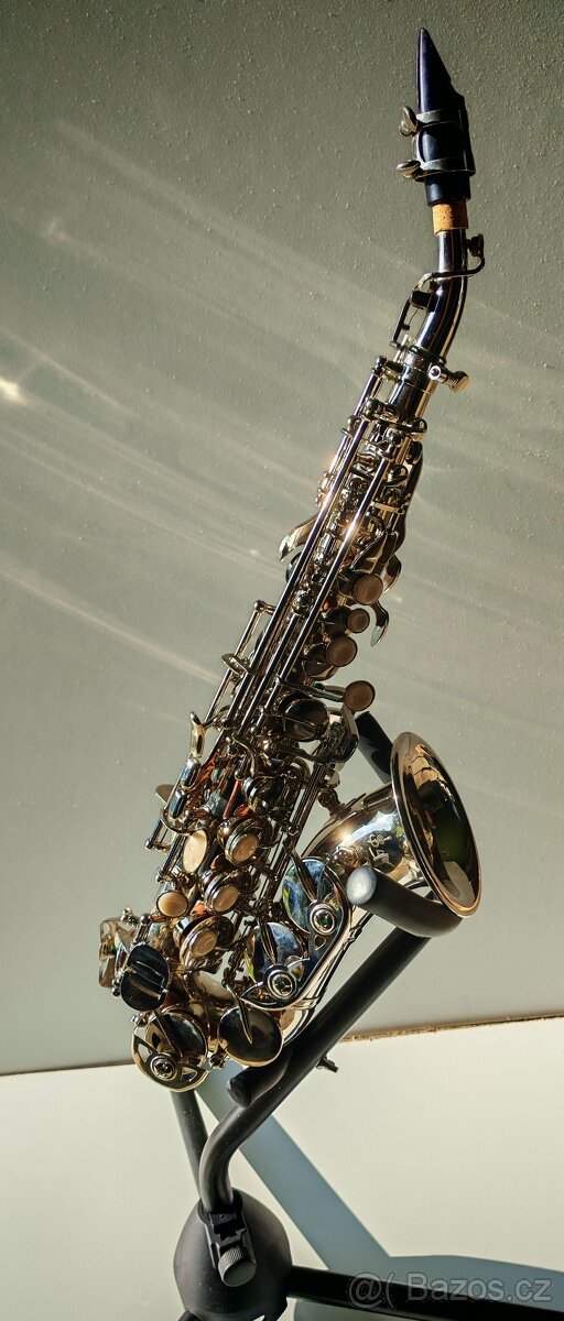 Zahnutý sopránový saxofon Slade
