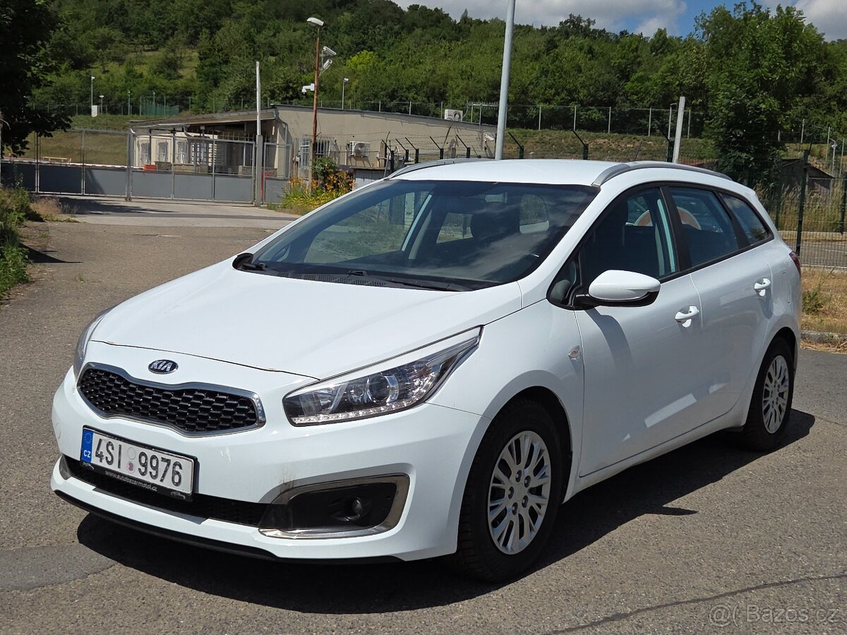 Kia Cee´d, i NA SPLÁTKY BEZ REGISTRU VŠEM 218 000KM