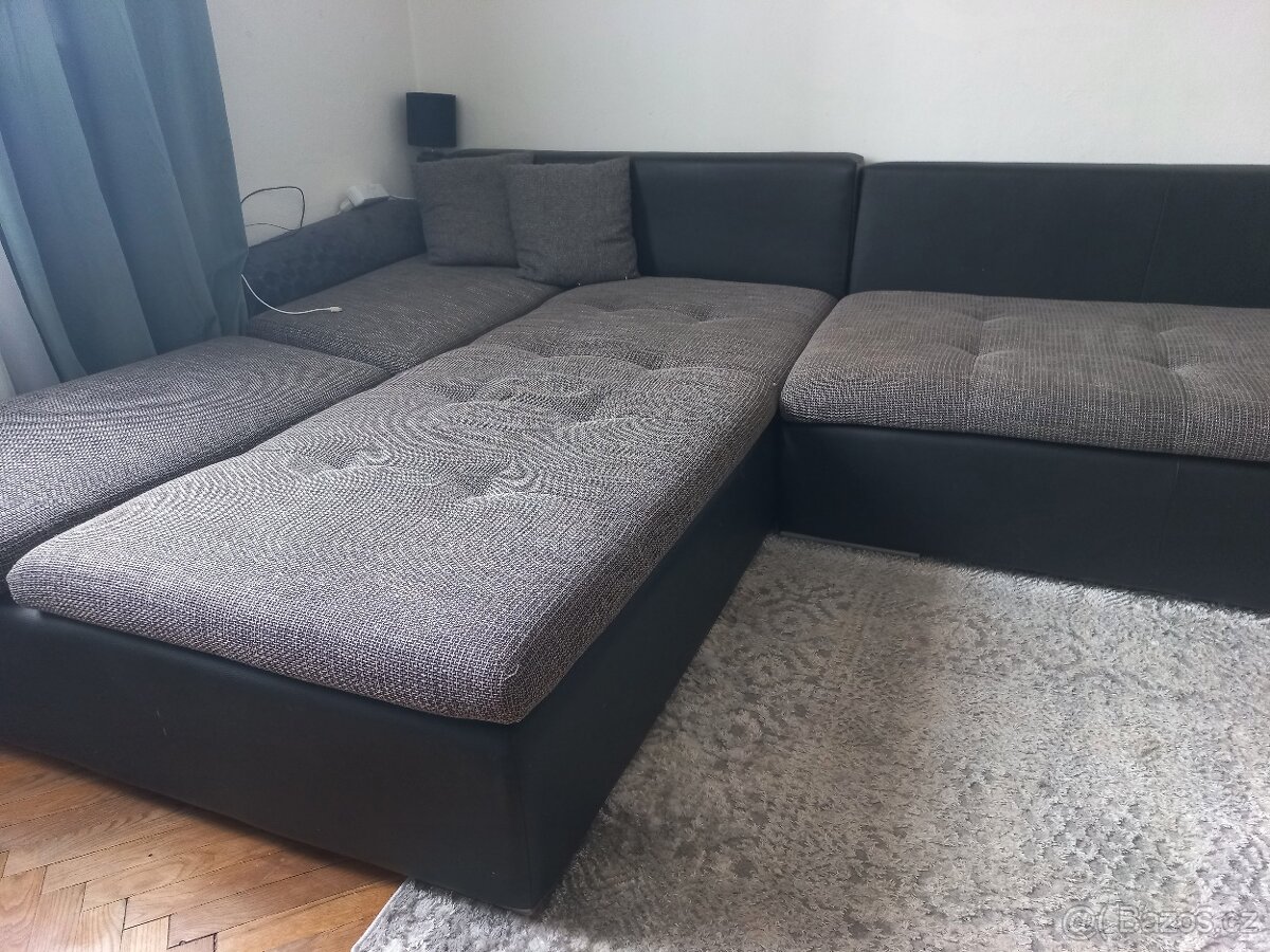 Sedaci souprava ve tvaru L