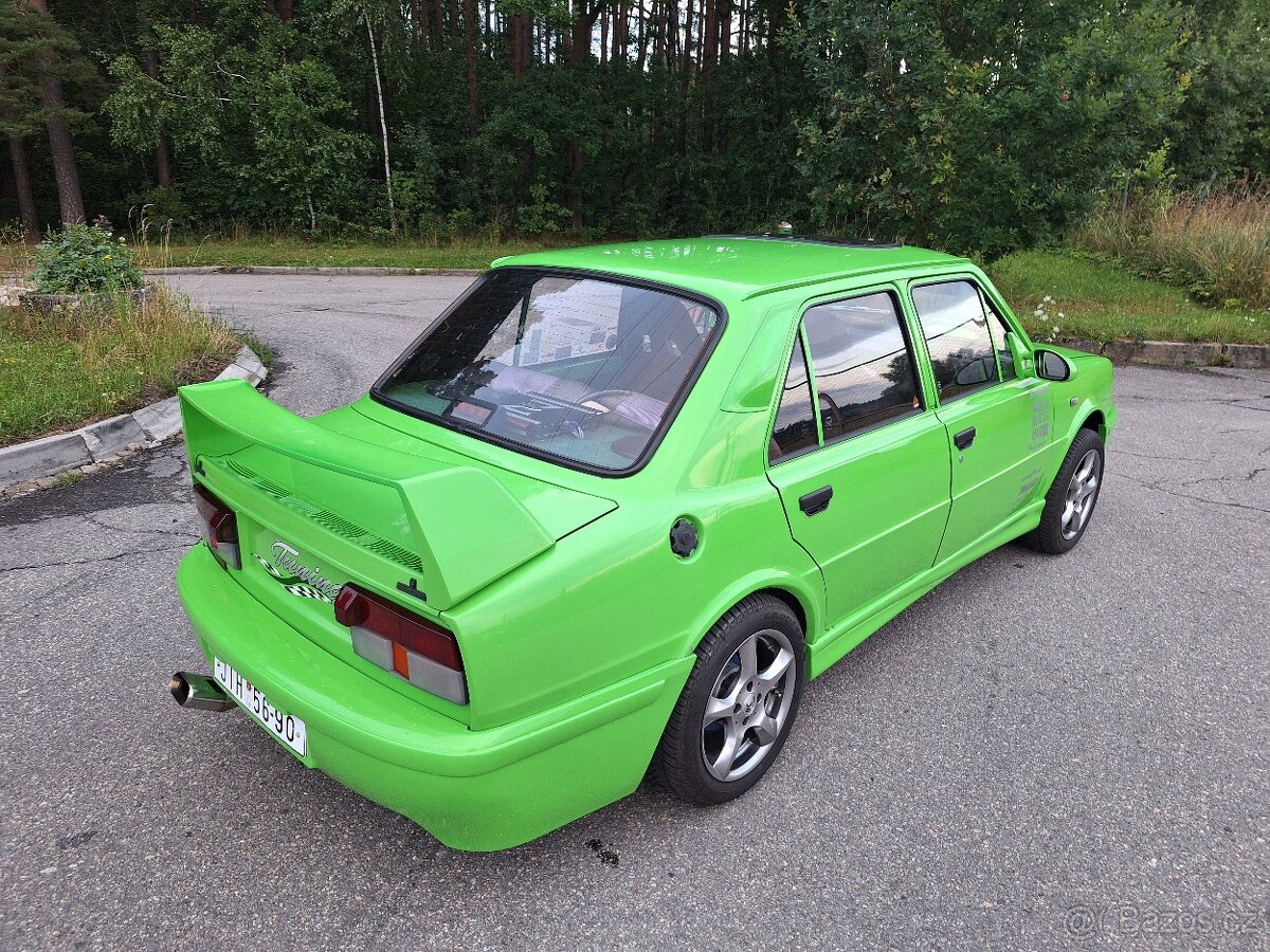 Škoda 120L