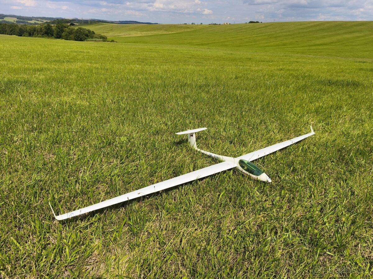 RC model větroně ASW-27 3m