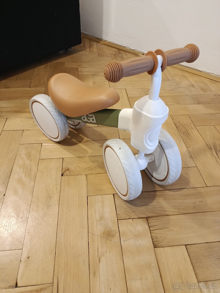 Odrážedlo Aga