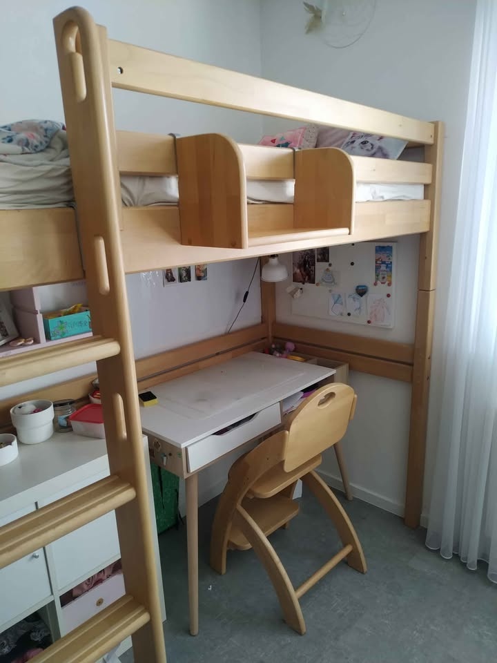 vyvýšená postel