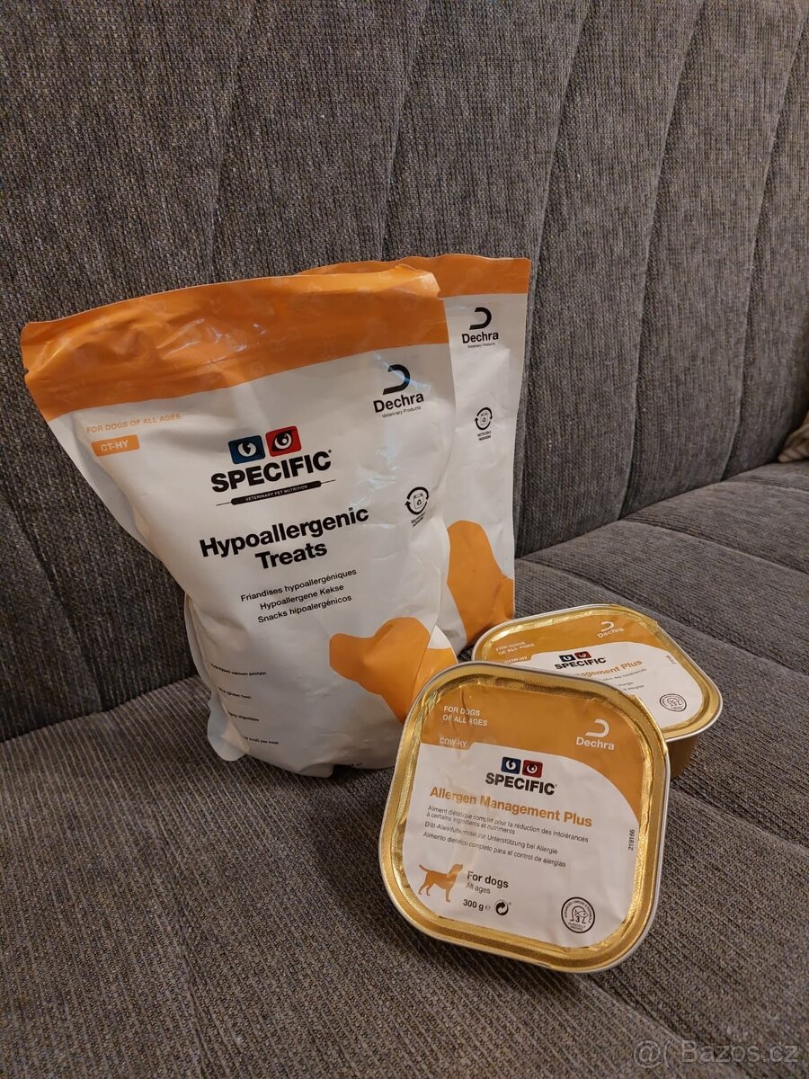 2x konzerva a 2x pamlsky pro psy Specific - Hypoallergenic