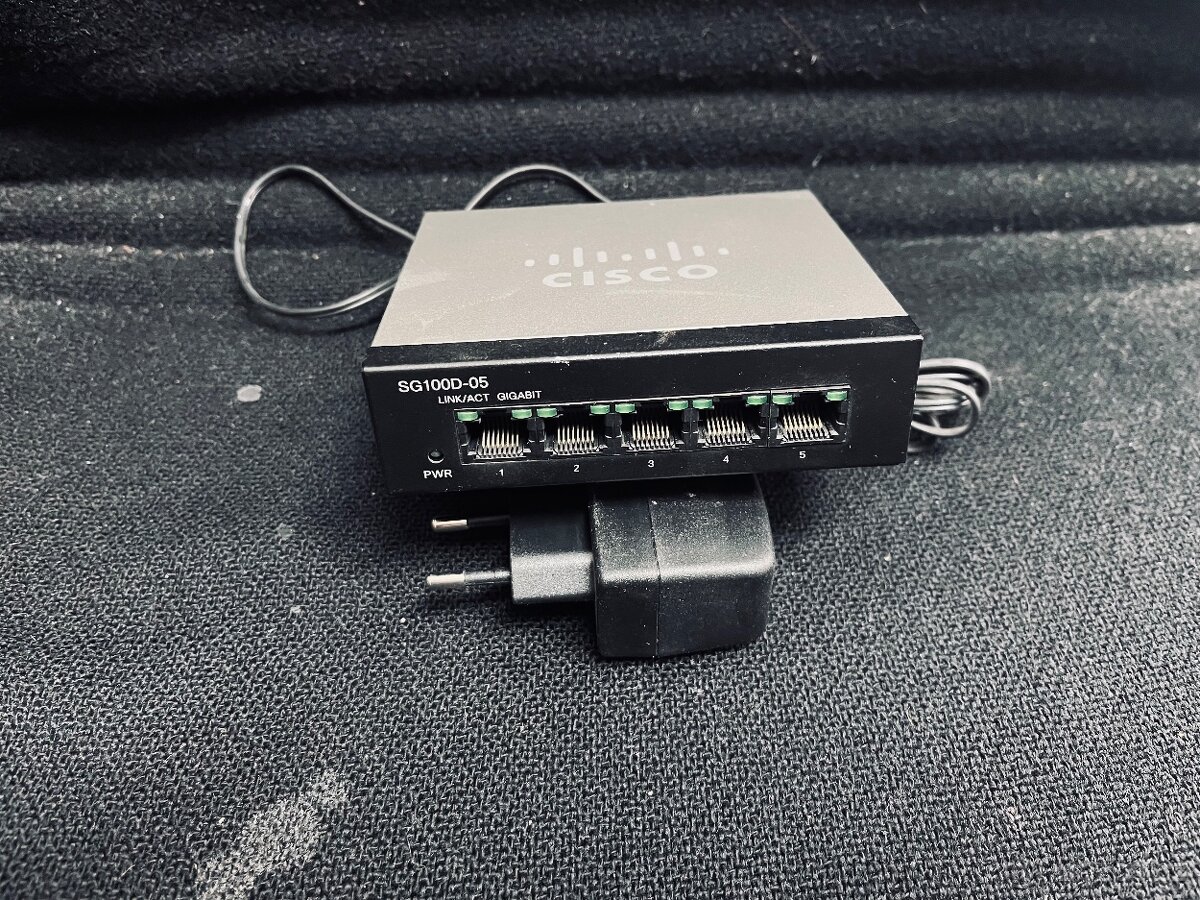 Switch CISCO SG100D-05-V2