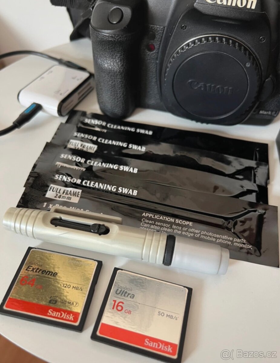 Fotoaparát Canon EOS 5D Mark II s příslušenstvím