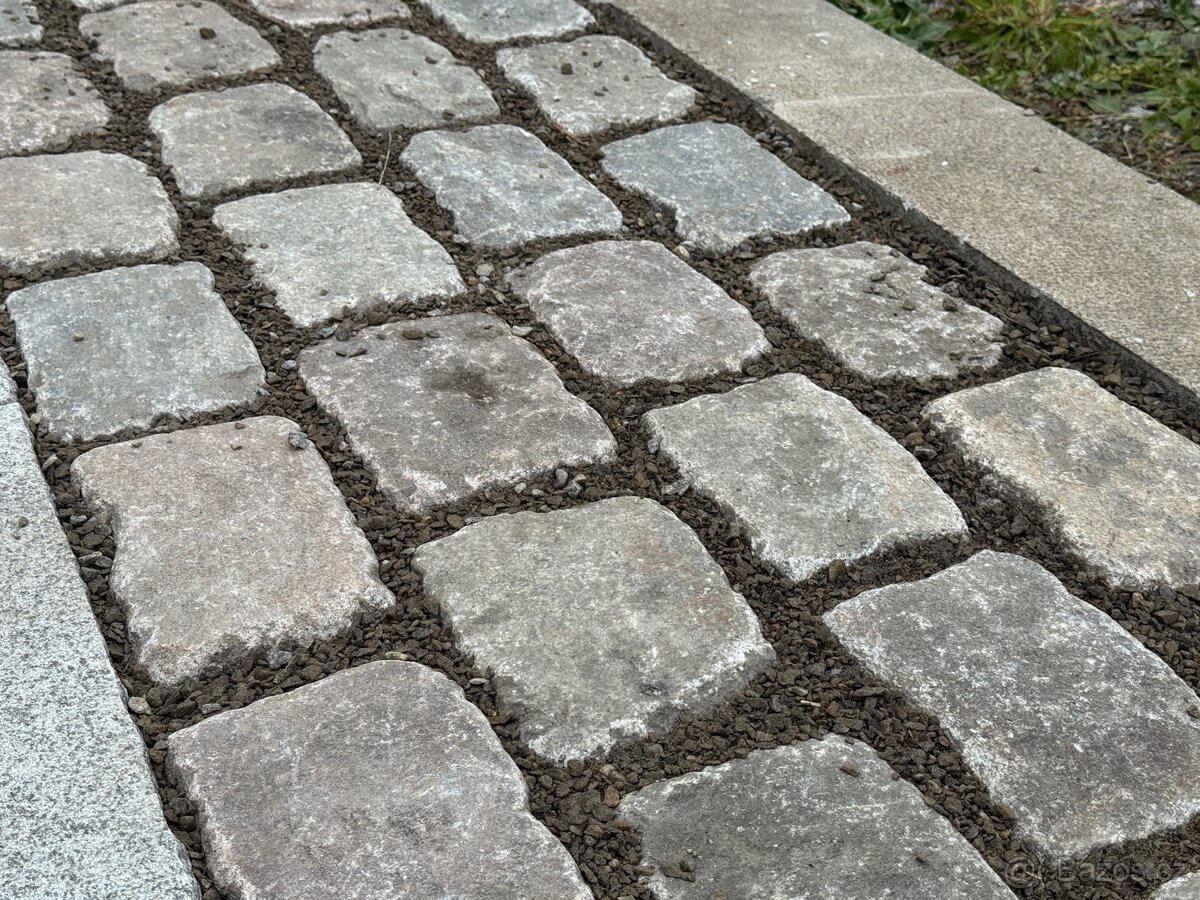 Staré dlažební kostky