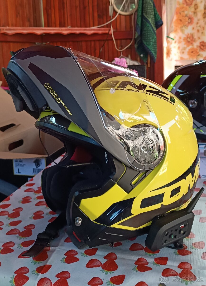 Moto odklápěcí přilba NZI