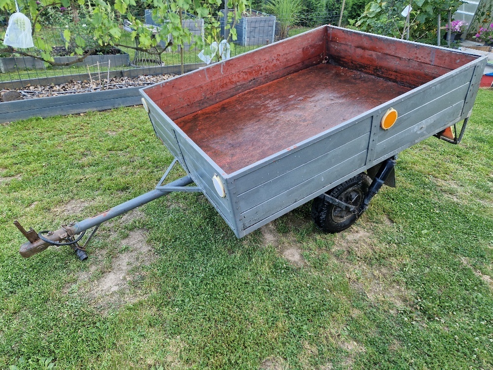 Přívěsný vozík - menší kola, možno za čtyřkolku