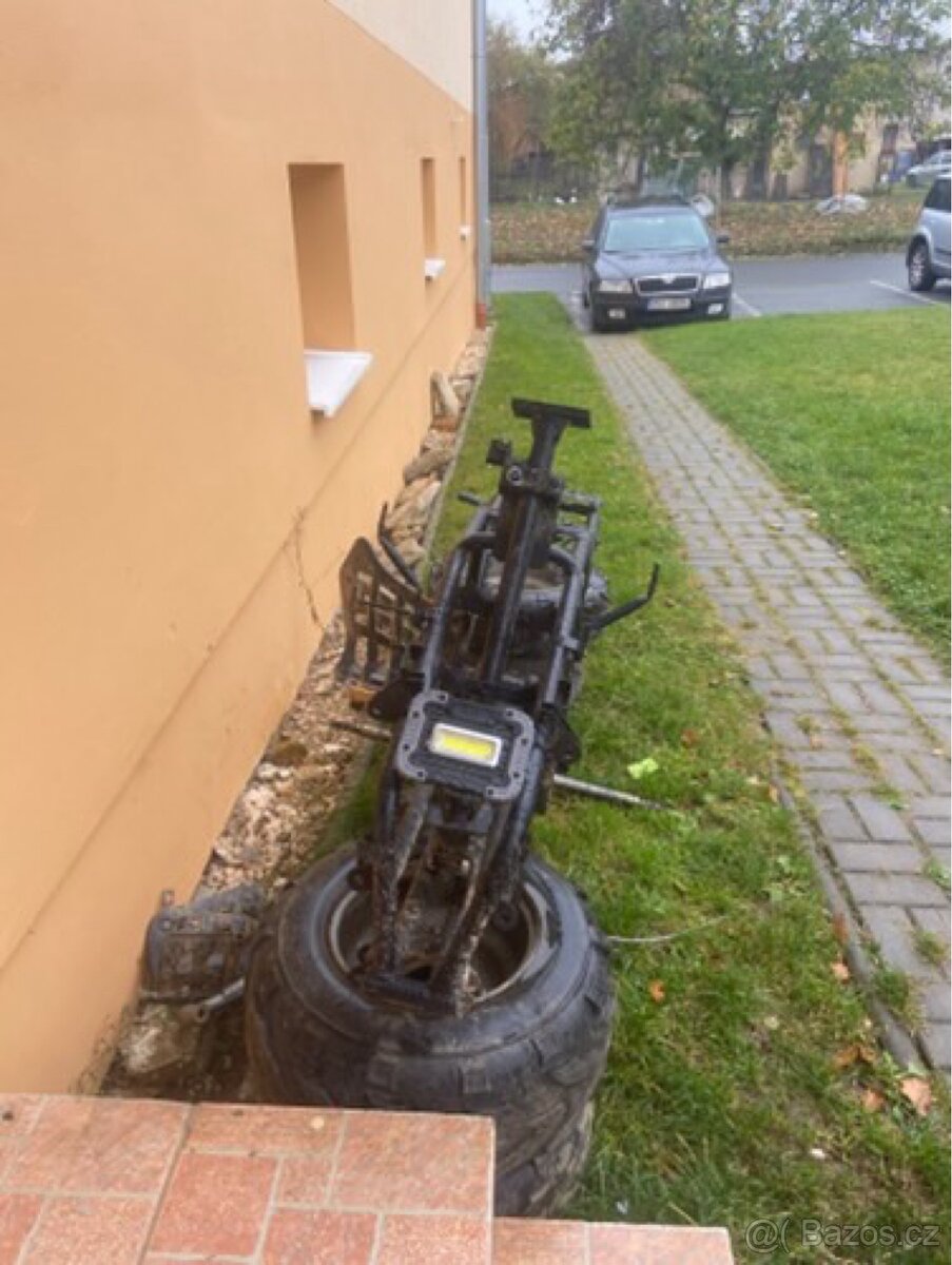 Rám + kyvka Bashan 200