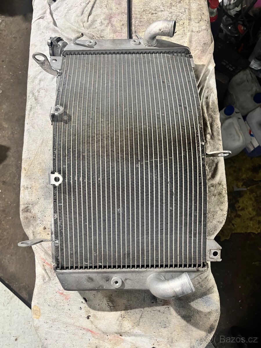 Yamaha MT-10 Chladič vodní B67-12461-00-00