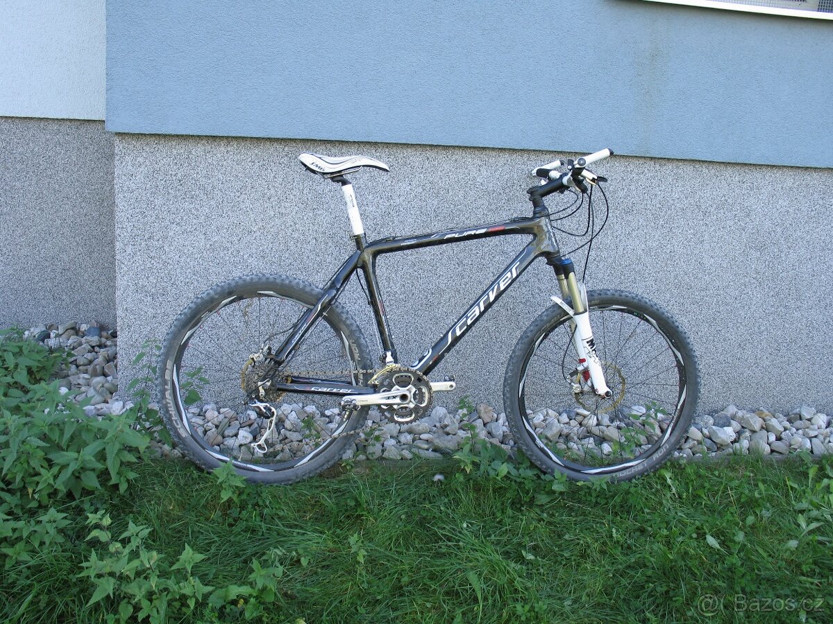 Carbonové horské kolo Shimano XT