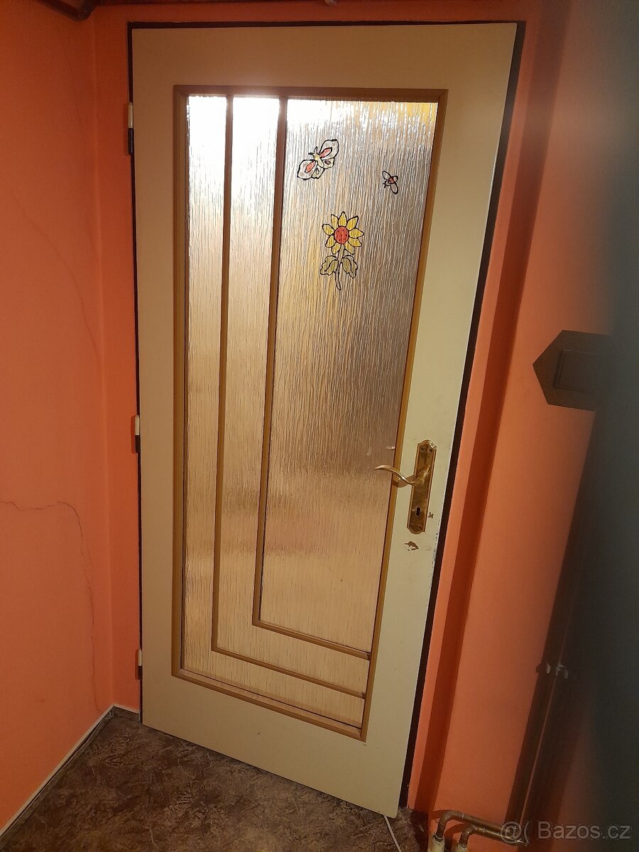 futra, dveře