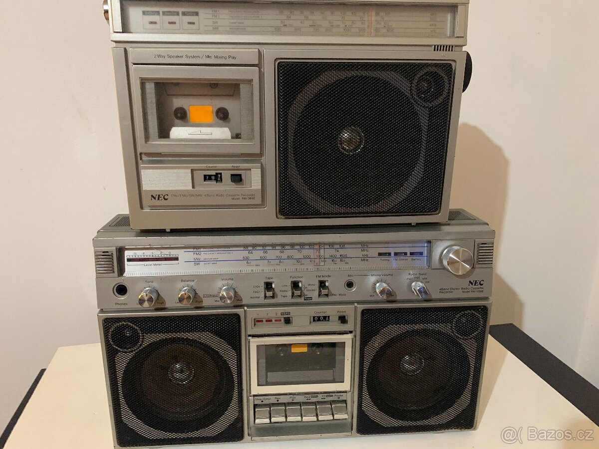 NEC-radiomagnetofon