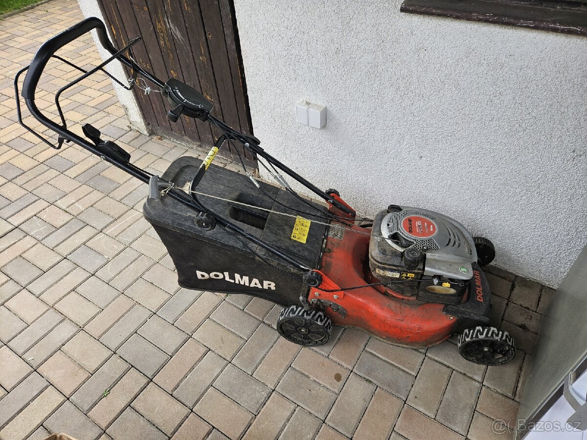 Motorová sekačka Dolmar - na opravu