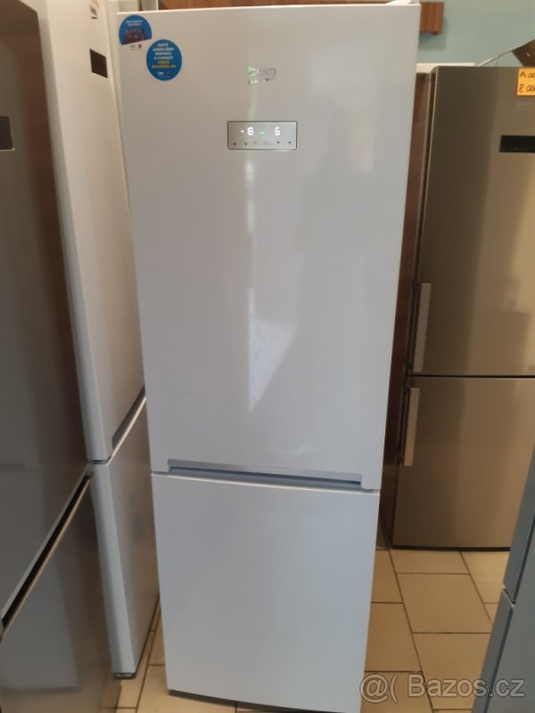 Nepoužita lednice Beko RCNA 366E60WN