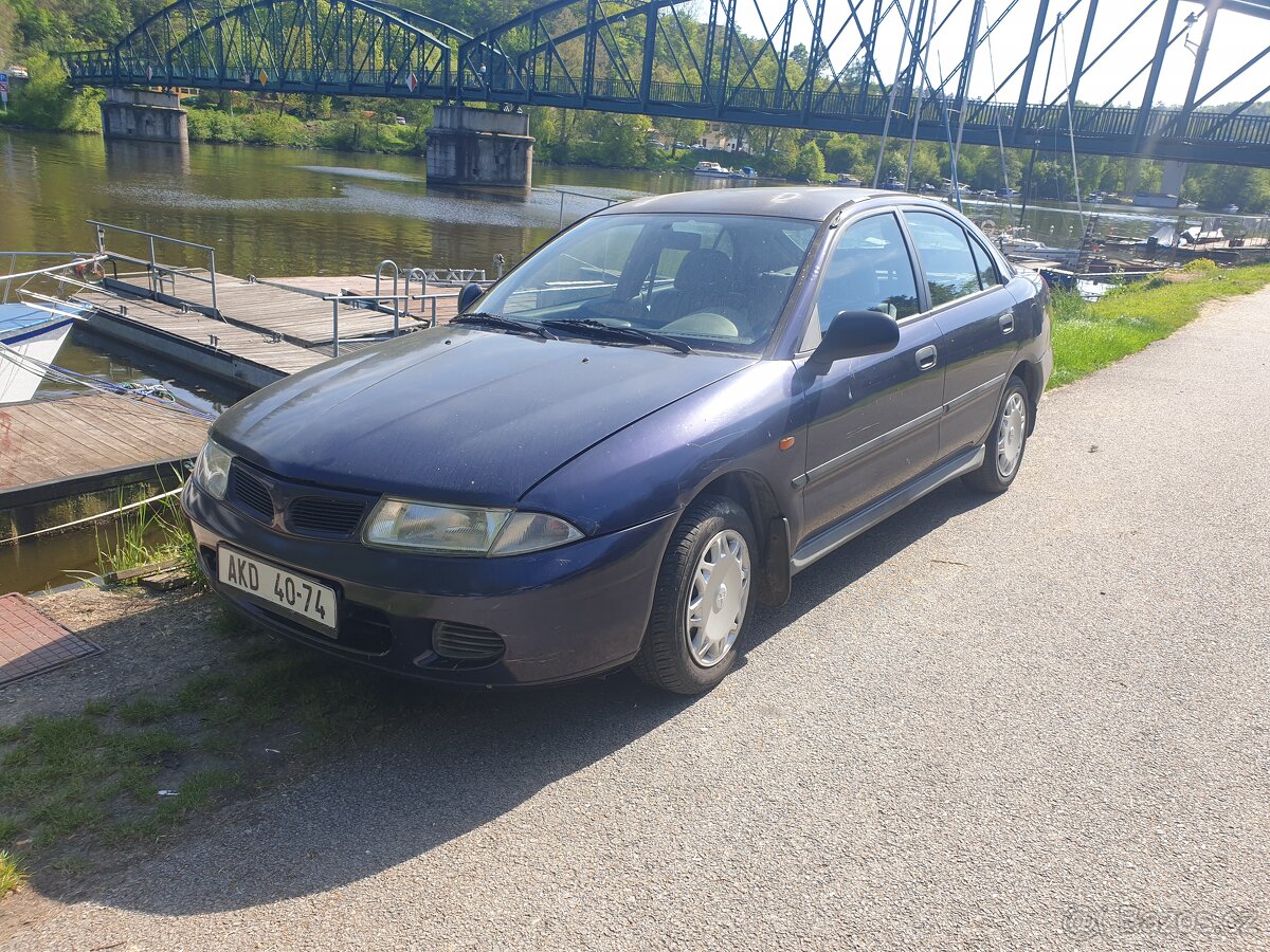Mitsubishi Carisma 1.6 rok 1997