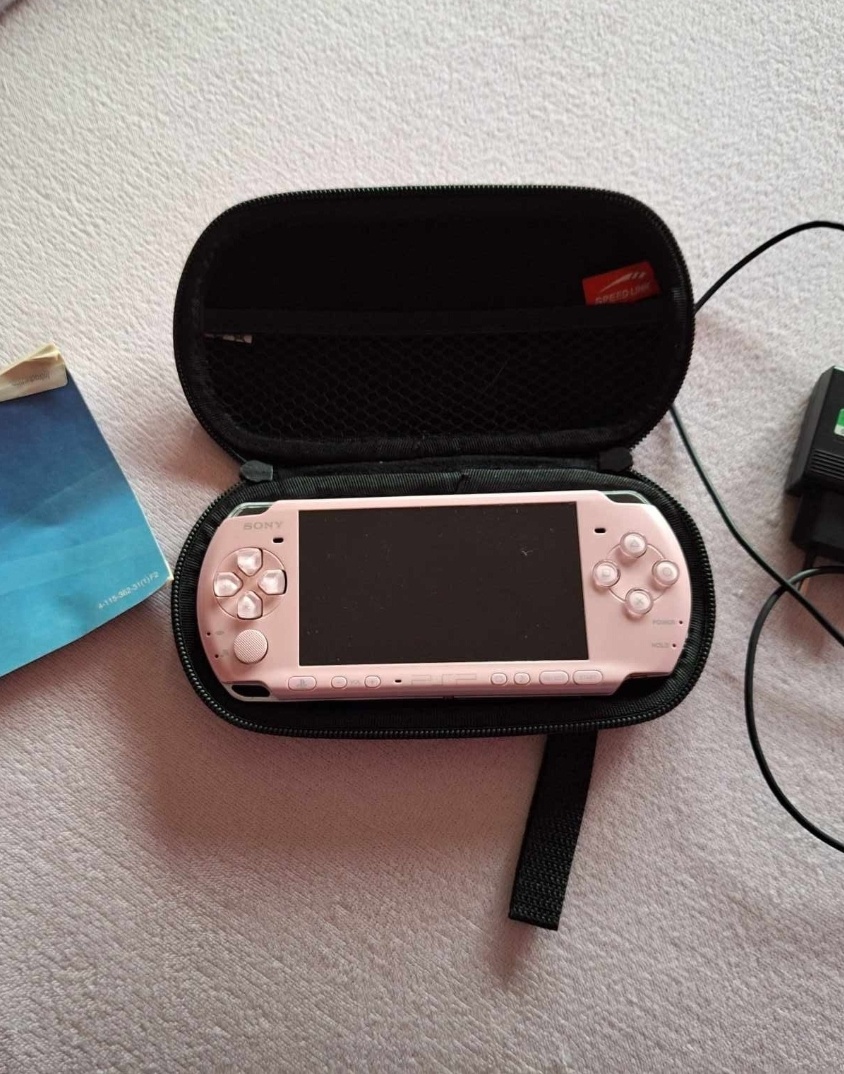 PSP 3004 + 4gb karta