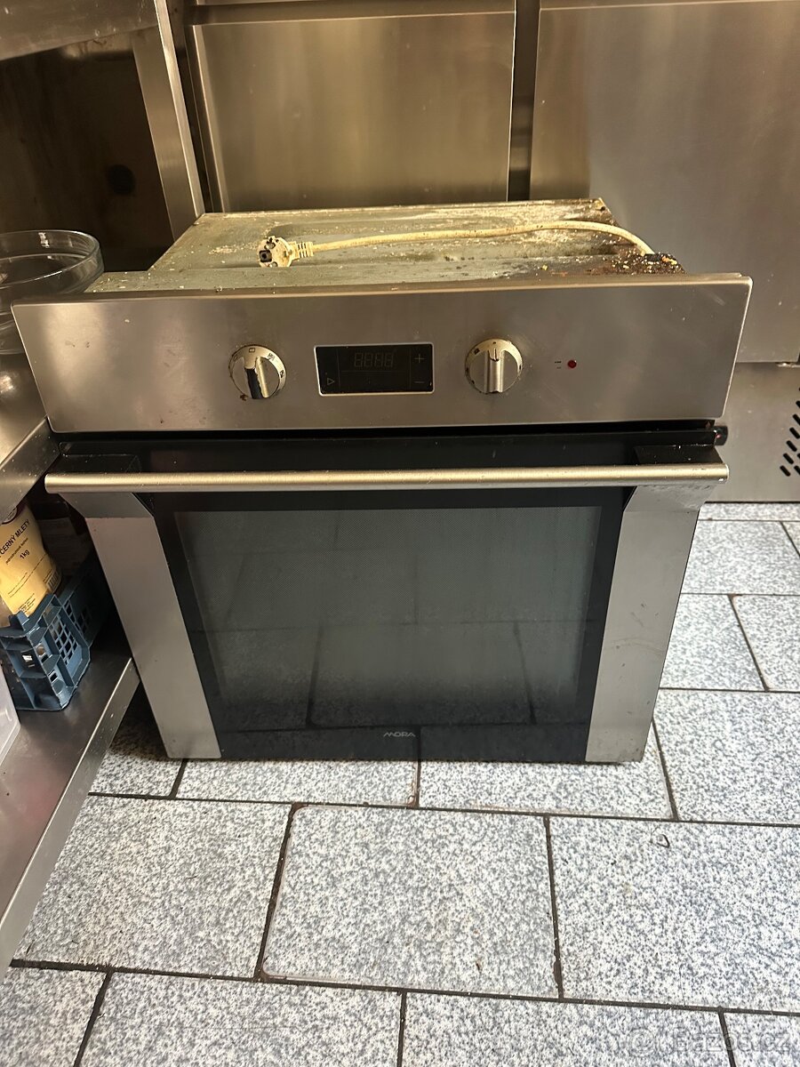 MORA elektrická trouba