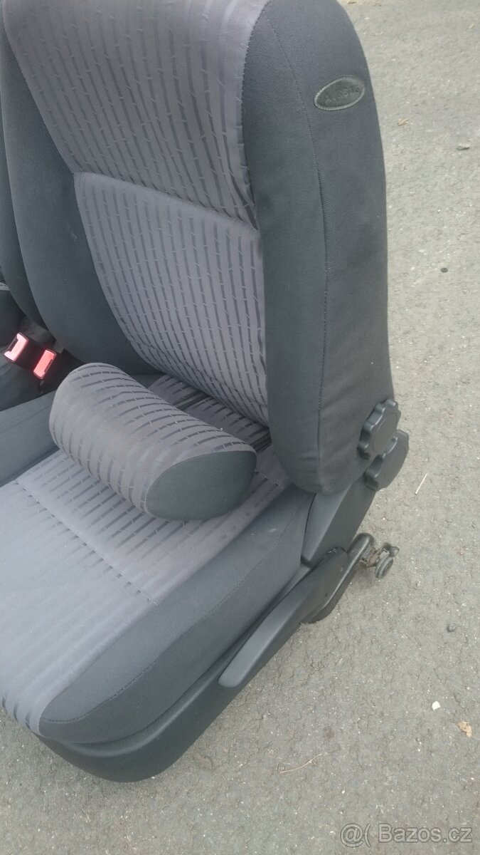 Skoda Octavia 1 sada sedaček