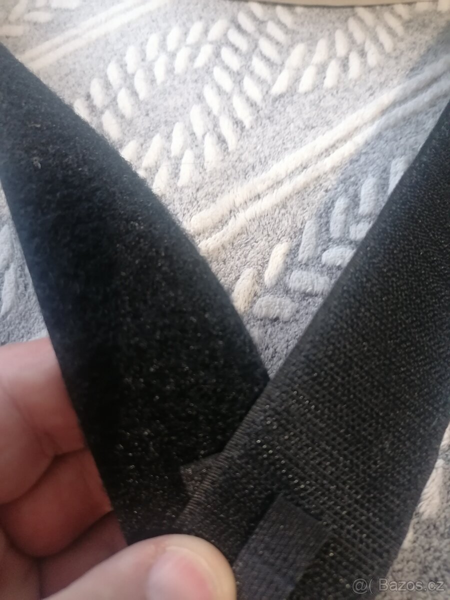 Suchý zip samolepící 25m.