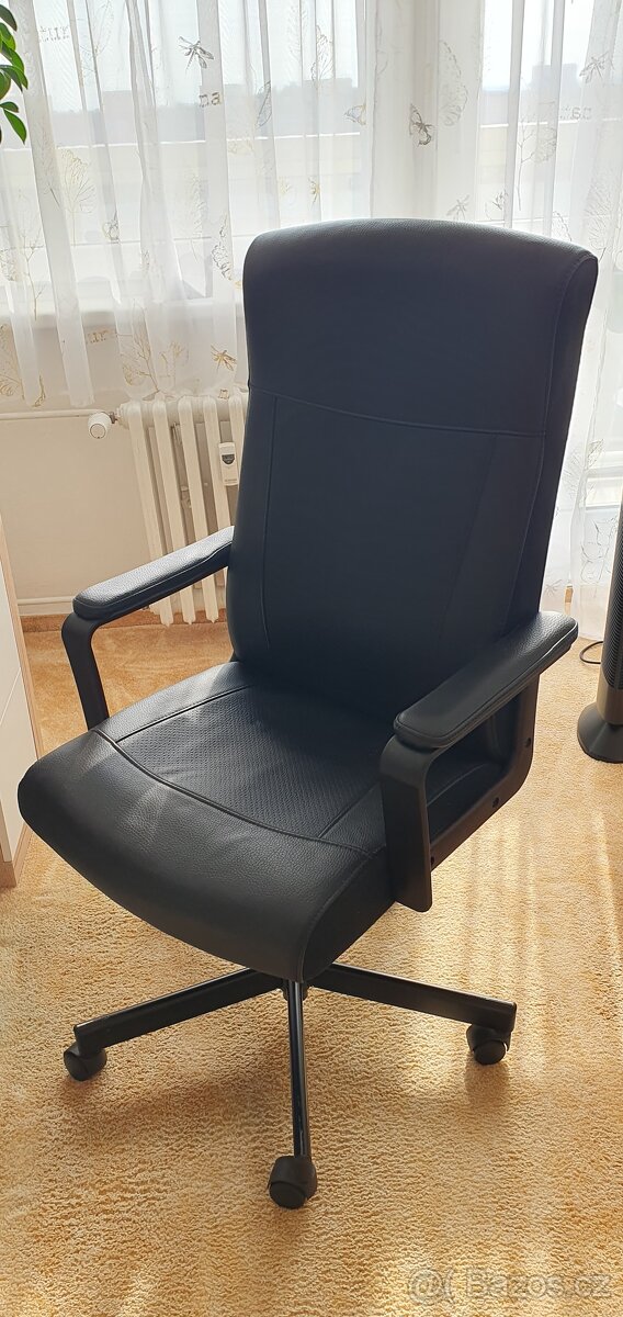 Židle k PC nebo pracovnimu stolu