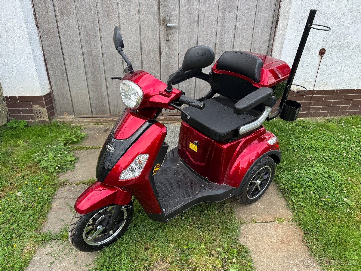 Tříkolový elektrický vozík Selvo 31000