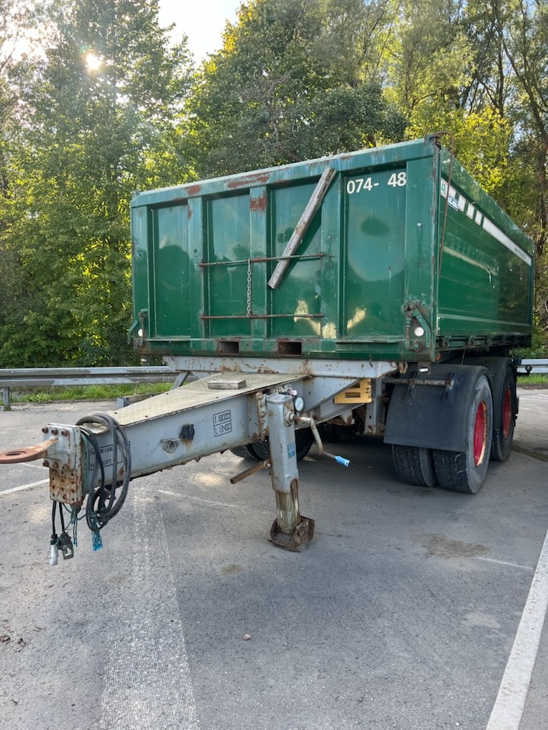 Tandem, vlek, vozík, přívěs, sklápěč, vlečka