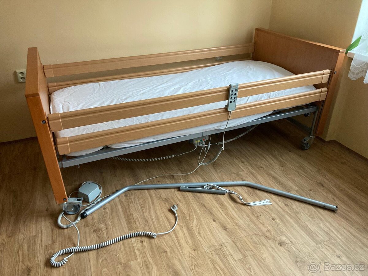 Zdravotní polohovací postel