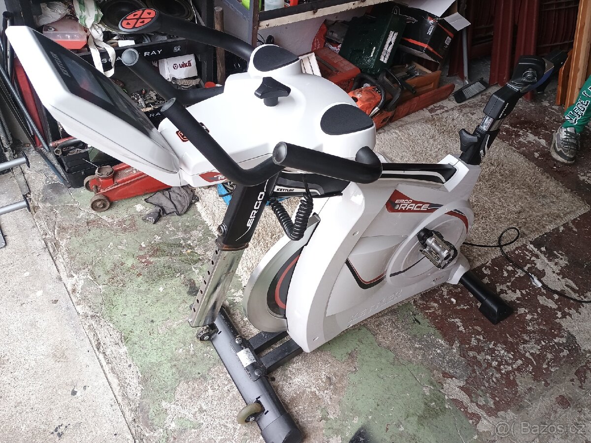 Fitness kolo trenažér