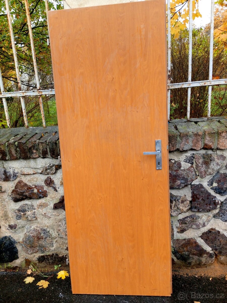 Interiérové dveře plné 70P