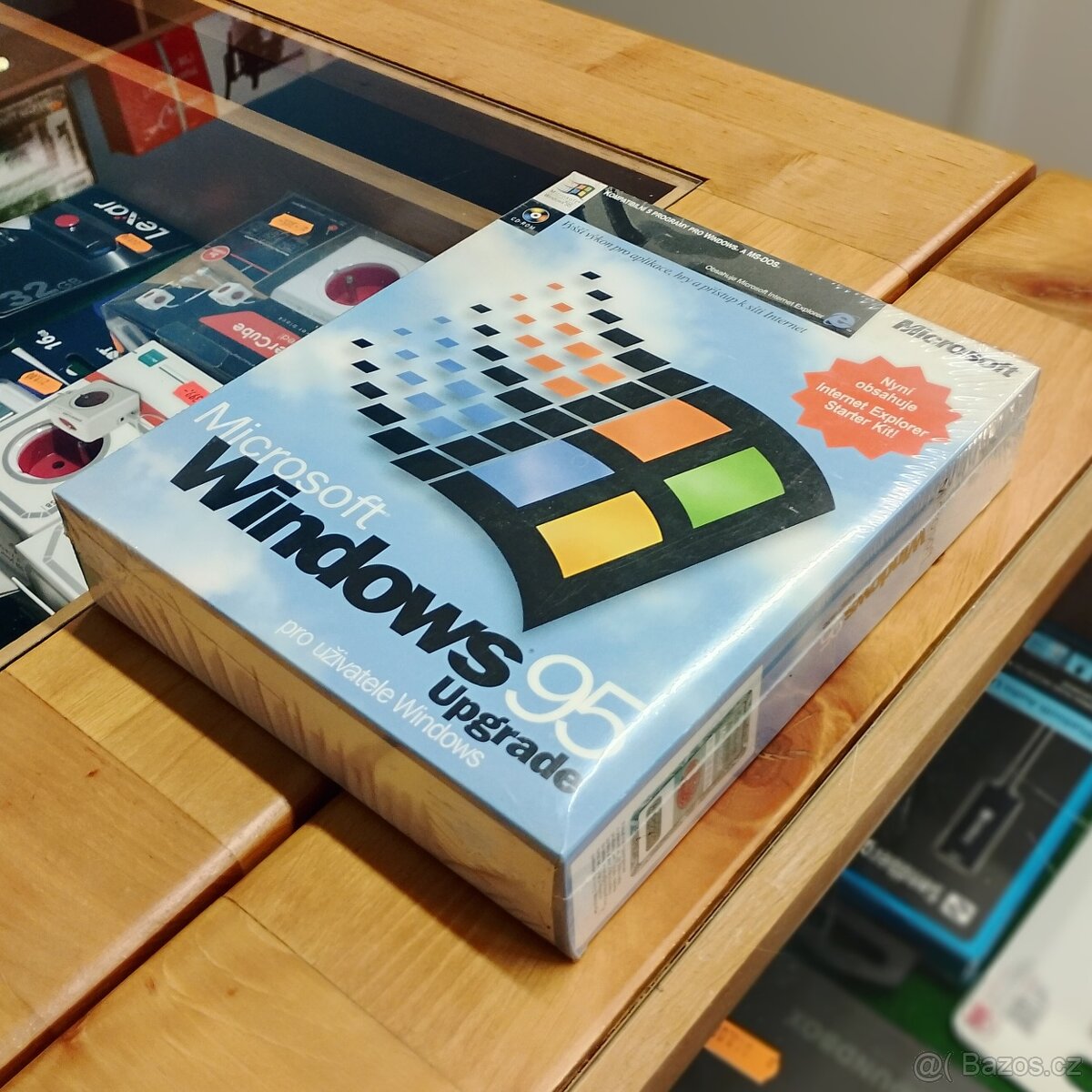 Box Microsoft Windows 95 Upgrade - zapečetěno, rarita