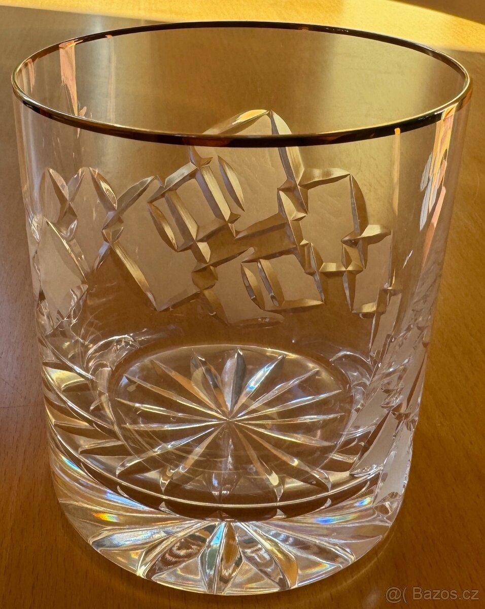 Sada 4ks krásných broušených skleniček na Whisky