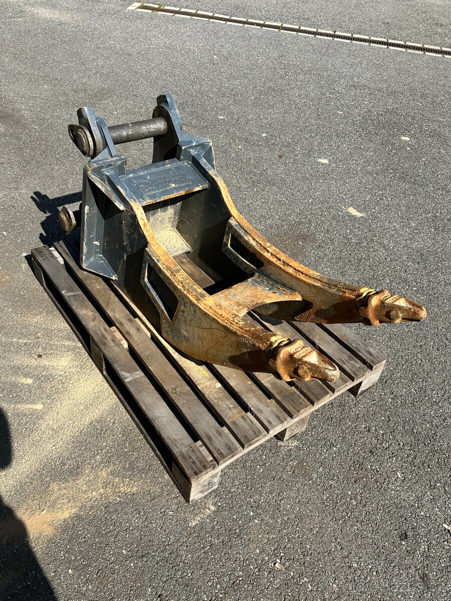 Dvojitý pařezový rozrývací hák